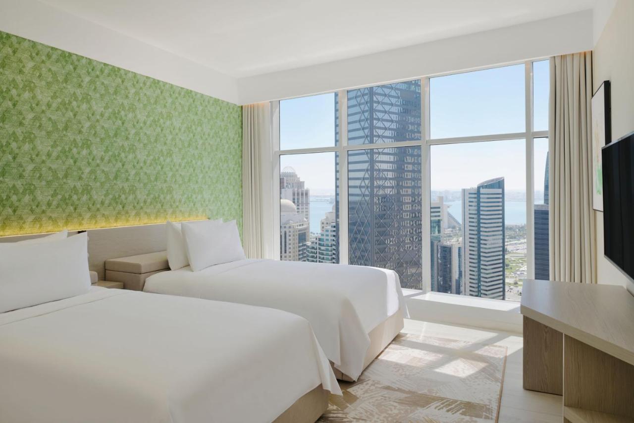 מלון Element By Westin West Bay דוחה מראה חיצוני תמונה A guest room at the hotel
